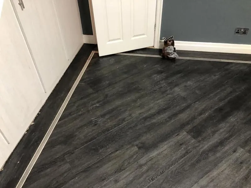 Border strip turning at the doorway